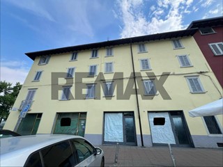 Appartamento in Vendita a Brembate di Sopra, 253'000&euro;, 400 m²
