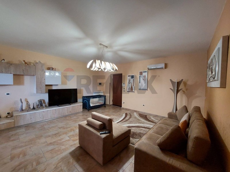 Trilocale in Vendita a Orta di Atella, 180'000&euro;, 130 m²