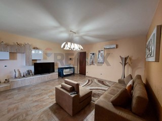 Trilocale in Vendita a Orta di Atella, 180'000&euro;, 130 m²