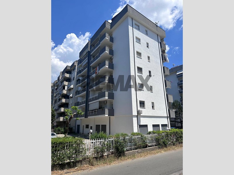 Quadrilocale in Vendita a Cosenza, 249'000&euro;, 157 m²