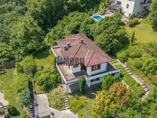 Trilocale in Vendita a Tignale, 159'000&euro;, 63 m²