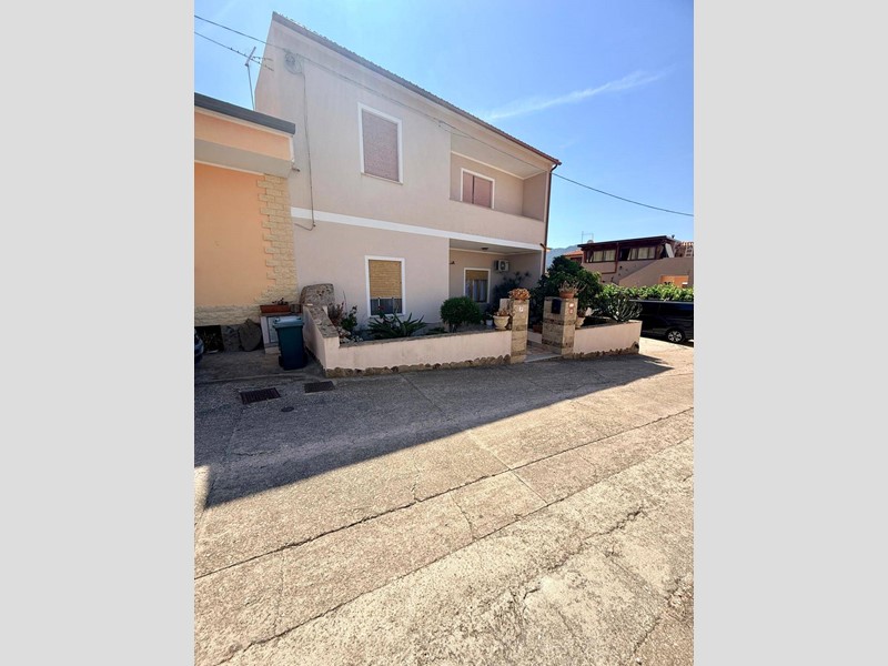 Appartamento in Vendita a Viddalba, 200'000&euro;, 200 m²