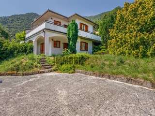 Trilocale in Vendita a Tignale, 159'000&euro;, 70 m²