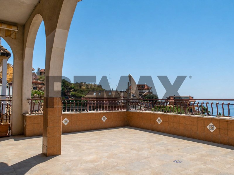 Trilocale in Vendita a Letojanni, 129'000&euro;, 76 m²