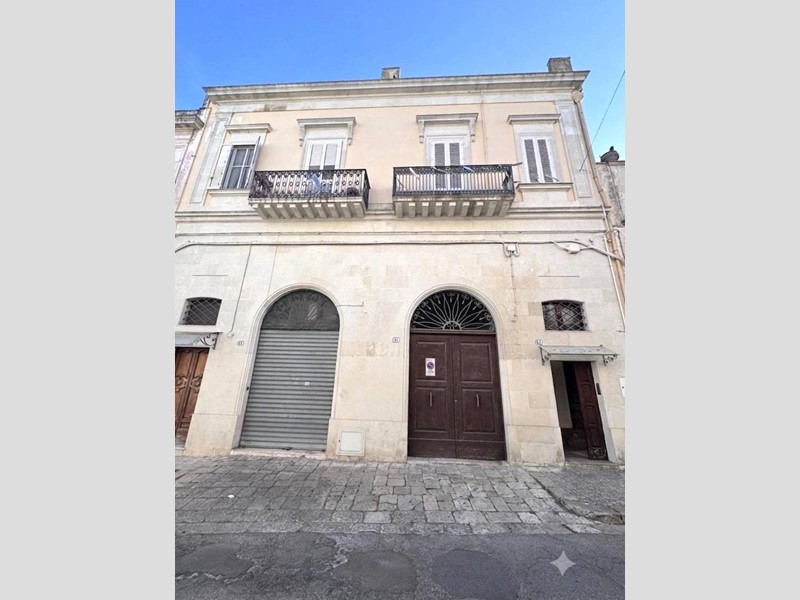 Appartamento in Vendita a Galatina, 135'000&euro;, 210 m²