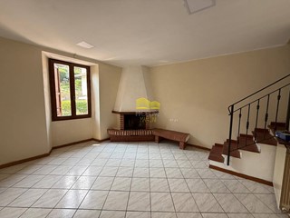 Trilocale in Vendita a Pradalunga, 89'000&euro;, 67 m²