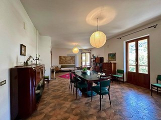 Appartamento in Vendita a Castellammare del Golfo, 219'000&euro;, 190 m²