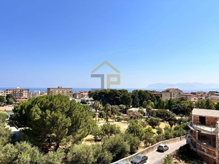 Appartamento in Vendita a Castellammare del Golfo, 199'000&euro;, 190 m²