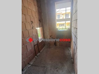Bilocale in Vendita a Pomezia, 210'000&euro;, 80 m²