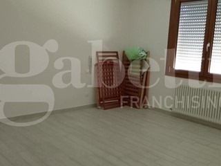 Trilocale in Vendita a Ceregnano, 140'000&euro;, 100 m², con Box