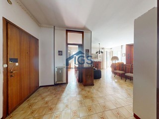 Quadrilocale in Vendita a Brescia, 205'000&euro;, 143 m², con Box