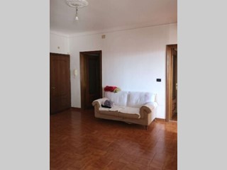 Appartamento in Vendita a Genova, zona Rivarolo, 41'090&euro;, 104 m²