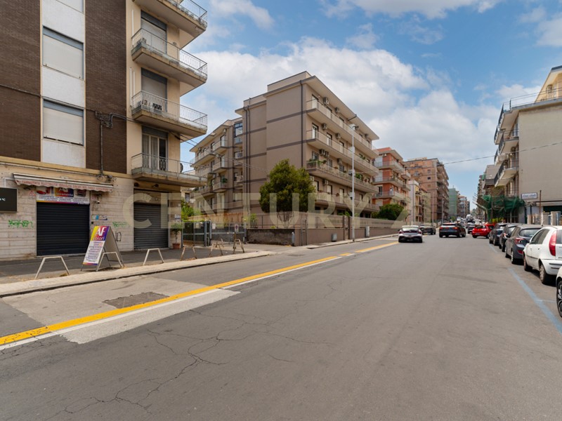 Quadrilocale in Affitto a Catania, 650&euro;, 106 m²