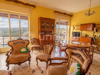 Appartamento in Vendita a Noto, 62'000&euro;, 90 m², arredato