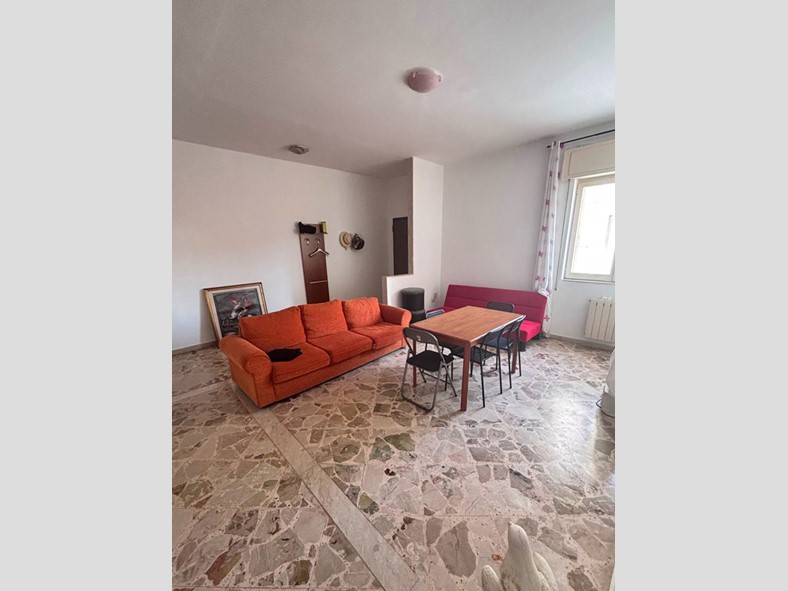 Quadrilocale in Vendita a Siracusa, 130'000&euro;, 146 m²