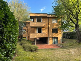 Trilocale in Vendita a Como, 325'000&euro;, 109 m², con Box