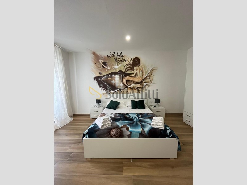 Trilocale in Affitto a Napoli, zona Vicaria, 950&euro;, 78 m², arredato