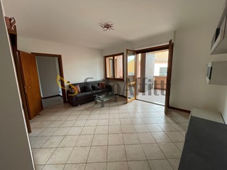 Trilocale in Affitto a Novara, 850&euro;, 85 m², arredato
