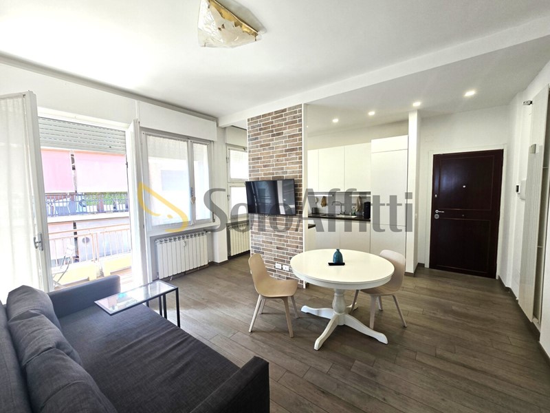 Trilocale in Affitto a Roma, zona Nuovo Salario-Prati Fiscali, 1'025&euro;, 71 m², arredato