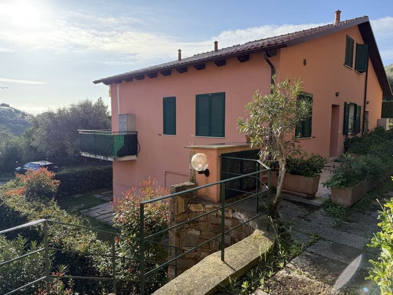 Trilocale in Vendita a San Lorenzo al Mare, 259'000&euro;, 93 m²