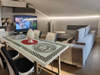 Appartamento in Vendita a Siracusa, zona Scala Greca-Pizzuta, 145'000&euro;, 150 m², arredato