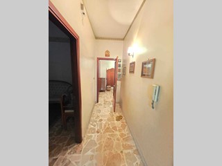 Appartamento in Vendita a Catania, 170'000&euro;, 140 m², con Box