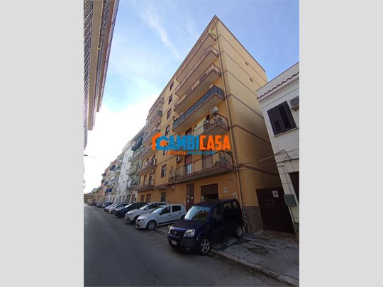 Quadrilocale in Vendita a Ficarazzi, 100'000&euro;, 125 m²