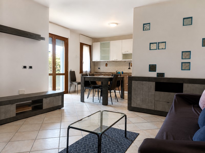 Appartamento in Vendita a Massa, zona Marina di Massa, 225'000&euro;, 68 m², arredato, con Box