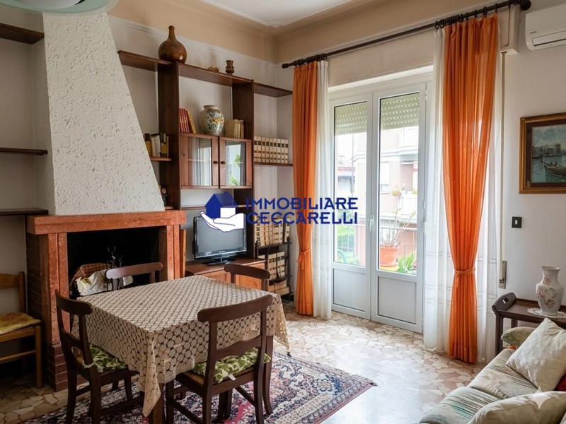 Appartamento in Vendita a Massa, zona Marina di Massa, 235'000&euro;, 100 m²