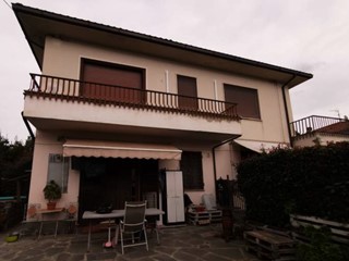 Quadrilocale in Vendita a San Giuliano Terme, 196'440&euro;, 98 m²