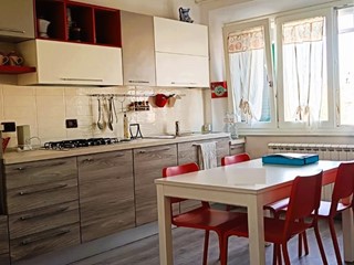 Trilocale in Vendita a Cascina, zona San Giorgio, 118'000&euro;, 60 m², arredato
