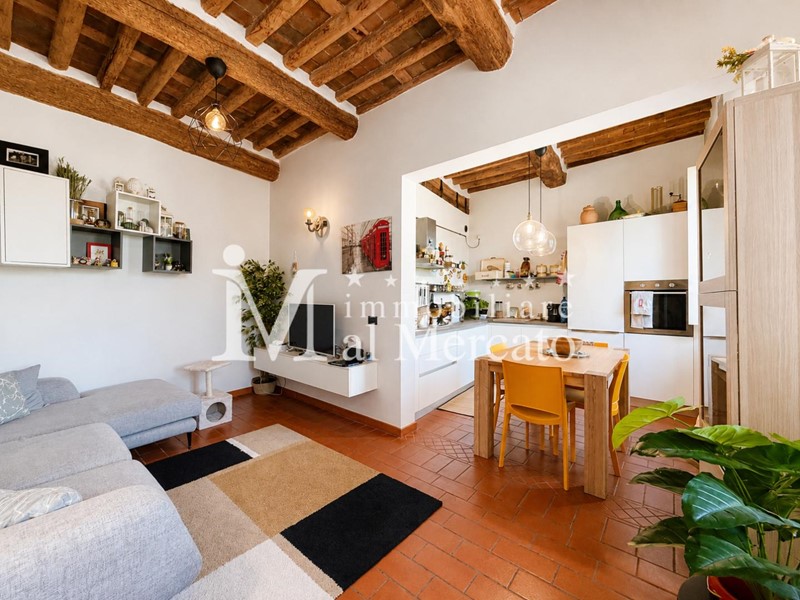 Trilocale in Vendita a Lucca, zona San Concordio Contrada, 255'000&euro;, 125 m², arredato