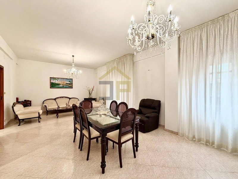 Appartamento in Vendita a Partinico, 100'000&euro;, 178 m²