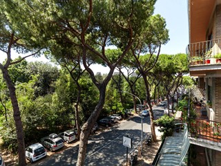Trilocale in Vendita a Roma, 320'000&euro;, 122 m²