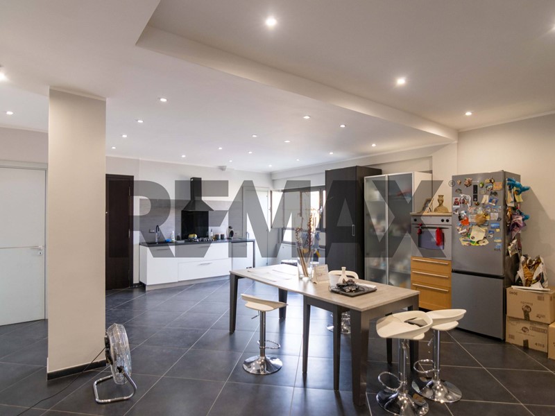 Appartamento in Vendita a Catania, 220'000&euro;, 131 m²