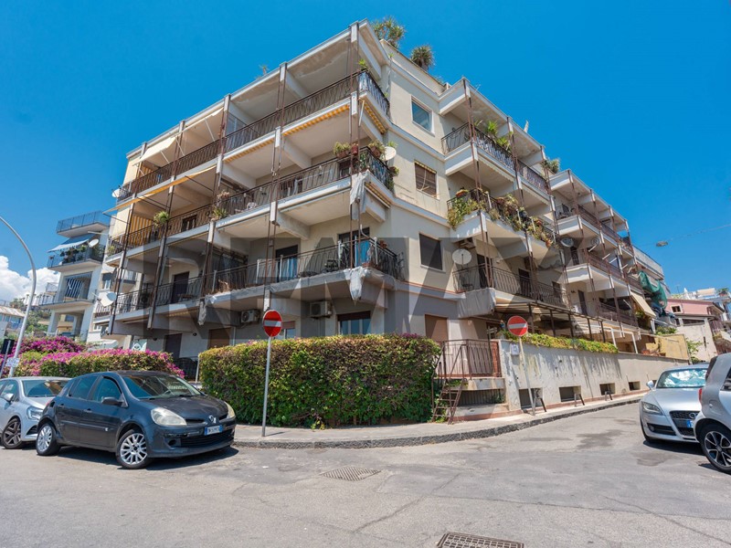 Quadrilocale in Vendita a Aci Castello, 219'000&euro;, 110 m²