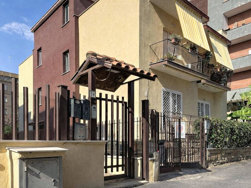 Bilocale in Vendita a Monterotondo, 90'000&euro;, 57 m²