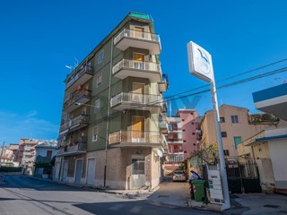 Appartamento in Vendita a Siracusa, 105'000&euro;, 155 m²