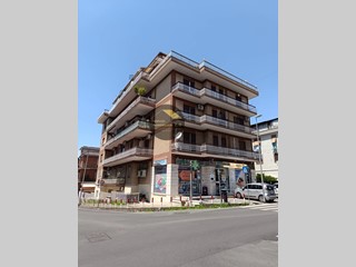Trilocale in Vendita a Roma, 219'000&euro;, 90 m²