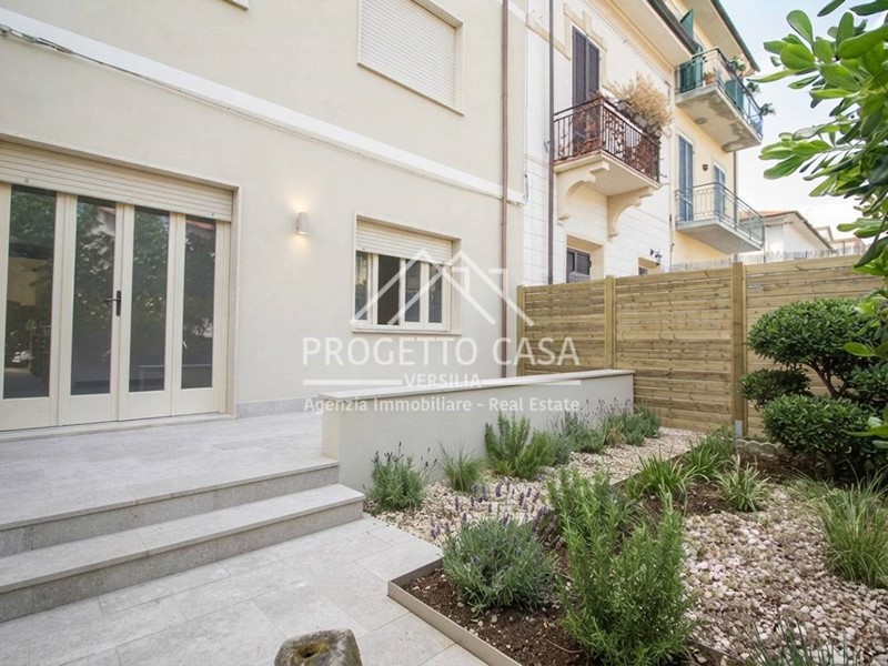 Appartamento in Vendita a Camaiore, 375'000&euro;, 120 m²