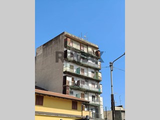 Appartamento in Vendita a Catania, 79'000&euro;, 146 m²