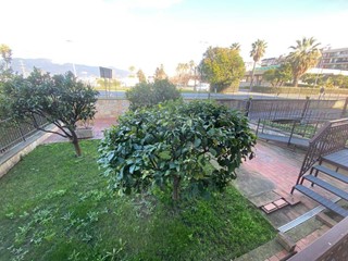 Trilocale in Affitto a Albenga, 750&euro;, 66 m²