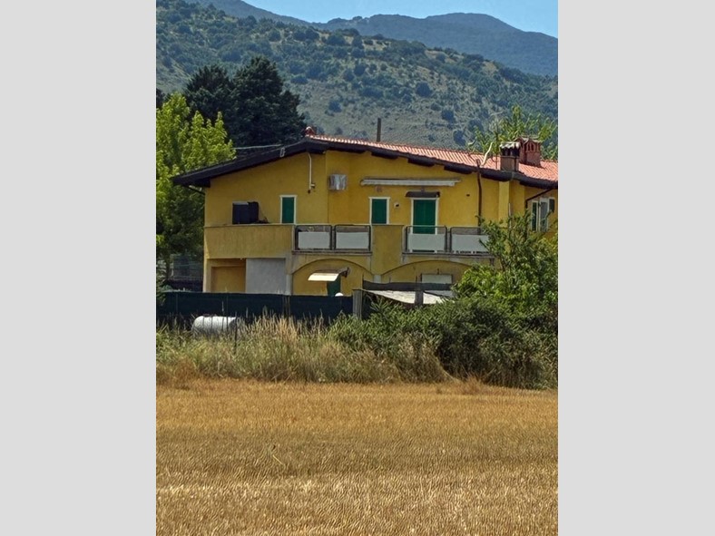 Appartamento in Vendita a Tagliacozzo, 98'000&euro;, 80 m²