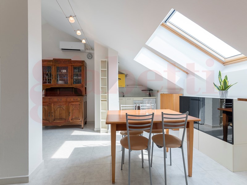 Attico in Vendita a Chieri, 95'000&euro;, 68 m², arredato