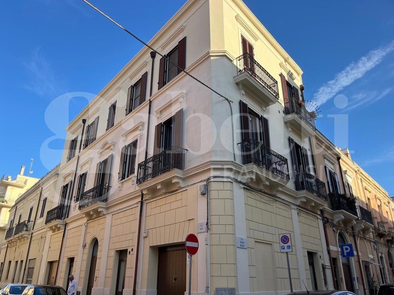 Appartamento in Vendita a Brindisi, 440'000&euro;, 230 m², con Box