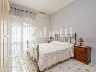 Trilocale in Vendita a Marano di Napoli, 89'000&euro;, 70 m²