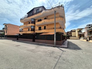 Trilocale in Vendita a Caivano, 190'000&euro;, 80 m², con Box