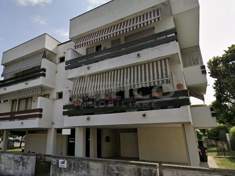 Appartamento in Vendita a Rovigo, zona Commenda Est, 139'000&euro;, 97 m², con Box