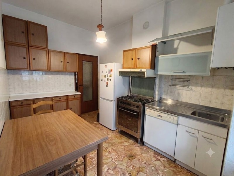Quadrilocale in Vendita a Savona, zona MONGRIFONE, 175'000&euro;, 85 m²