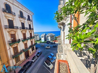 Bilocale in Vendita a Taranto, zona Borgo, 105'000&euro;, 81 m²